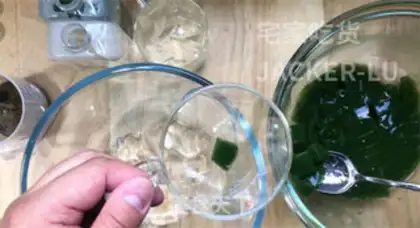 Make Cool double-coloured ice powder step 10