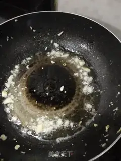 Make A simple pepper fried egg step 3