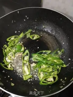 Make A simple pepper fried egg step 4