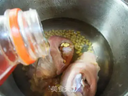 Make Soybeans and hoove soup step 3