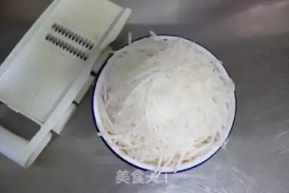 Make White radish, seameat step 2