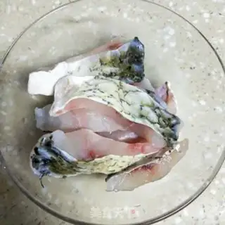 Make Gold-cuilled steamed fish step 0
