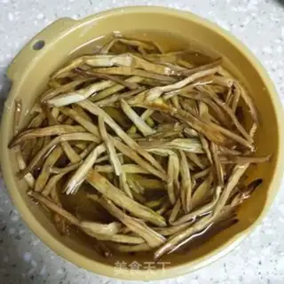 Make Gold-cuilled steamed fish step 1