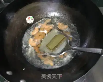 Make Curry beef shrimp pasta step 7