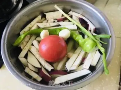 Make Scratch chili and cheese step 0