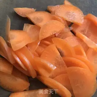 Make Sweet peas with carrots step 1