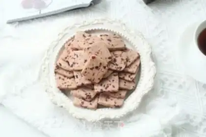 Make A pink, green strawberry cranberry step 10