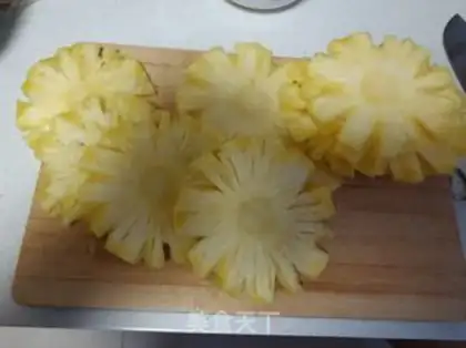 Make Roast pineapple step 1