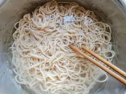 Make Fresh fried noodles step 6