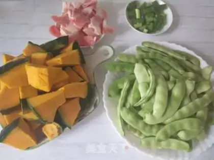 Make Pumpkin with beans step 1