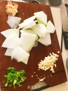 Make Crunch melon soup step 1