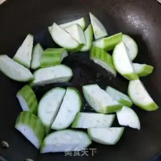 Make Smelt tofu head soup step 4
