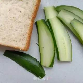Make cucumber egg sandwich step 2