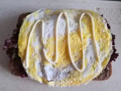 Make Quick-hand sandwich step 4