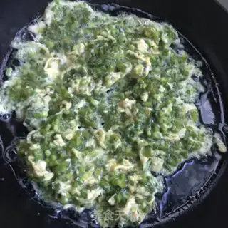 Make Fried eggs step 5