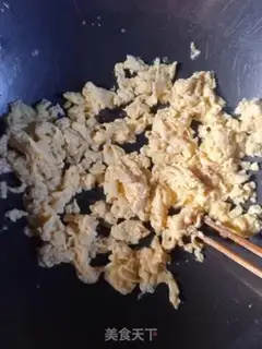 Make Onion tomato egg noodles step 1