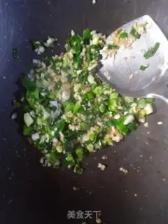 Make Onion tomato egg noodles step 2
