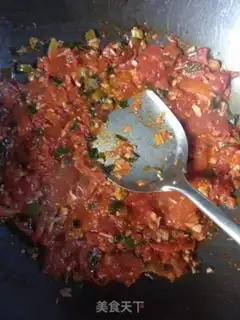 Make Onion tomato egg noodles step 4