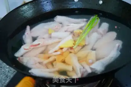 Make Chicken claw shrimp step 2
