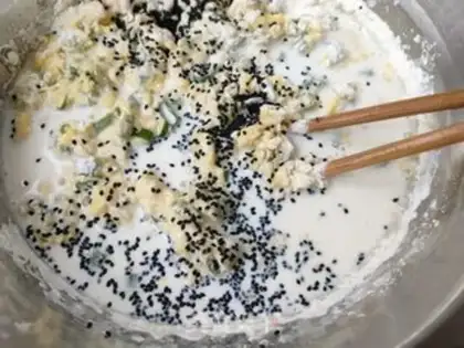 Make Breakfast eggcake step 2