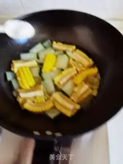 Make Yogurt mango mousse cake step 0