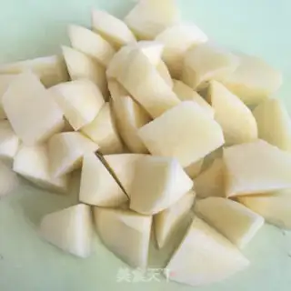 Make Curry potato chicken step 1