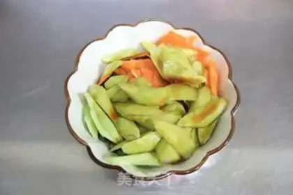 Make A cucumber collide step 3