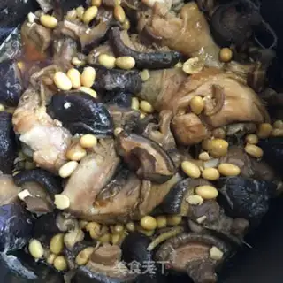 Make Mushrooms, beans, chicken legs step 5