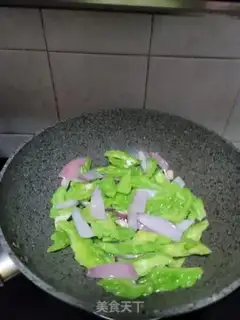 Make Onion meat chops and bitter melons step 6