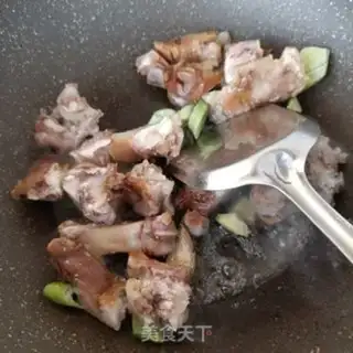 Make Pepper fried pig hoof step 4