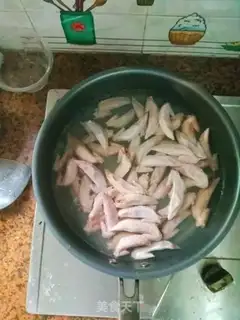 Make Hot-pot chicken wings step 0