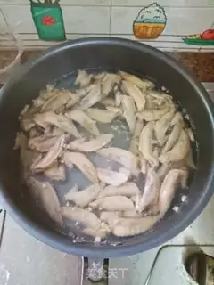 Make Hot-pot chicken wings step 1