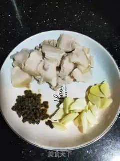 Make Garlic sprouts step 0