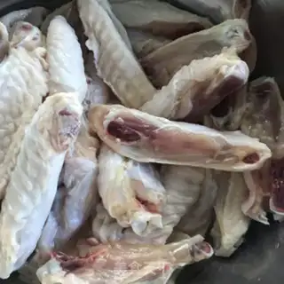 Make The chicken wings step 0