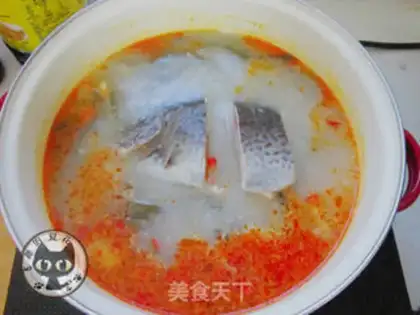 Make A greasy seafood soup step 4