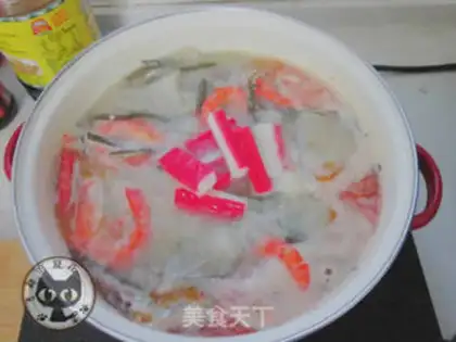 Make A greasy seafood soup step 6