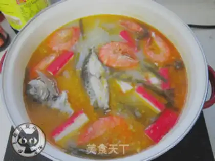 Make A greasy seafood soup step 7