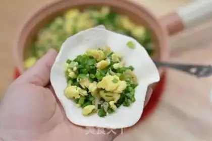 Make Tasty Quickie Eggs and Shrimp step 8