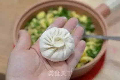 Make Tasty Quickie Eggs and Shrimp step 9