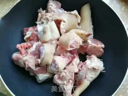 Make Red burning of pigs