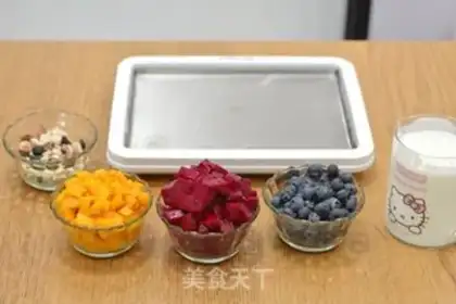 Make Four sauerkraut, low-fat fruit and yogurt step 0