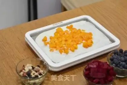 Make Four sauerkraut, low-fat fruit and yogurt step 2