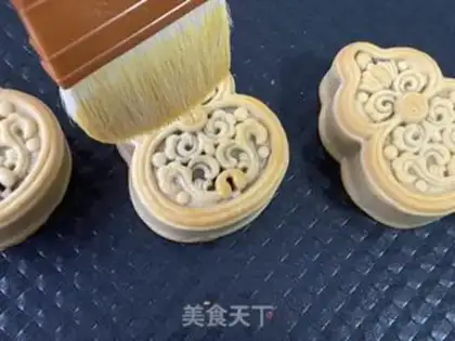 Make A wide moon cake step 10