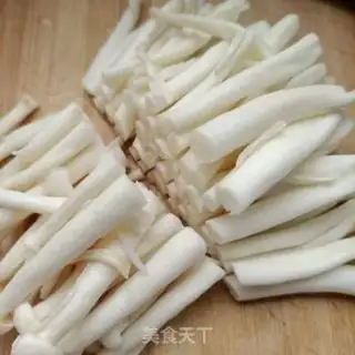 Make Red-fried kettle and sea mushrooms step 1