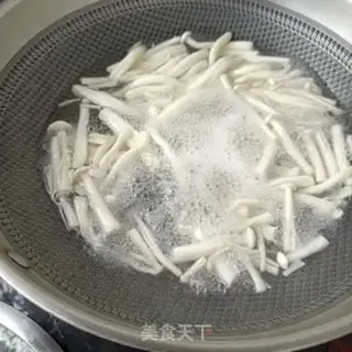 Make Red-fried kettle and sea mushrooms step 3