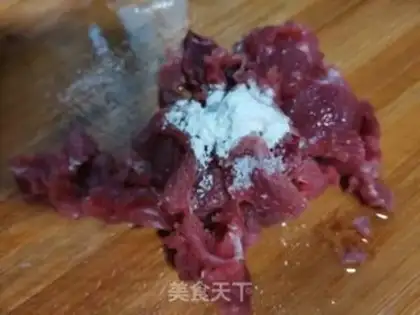 Make Golden fungus steam beef step 1