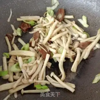 Make Red-fried kettle and sea mushrooms step 11