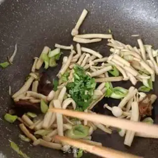 Make Red-fried kettle and sea mushrooms step 13