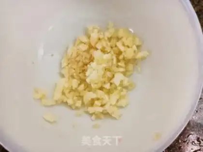 Make Garlic varnish step 0