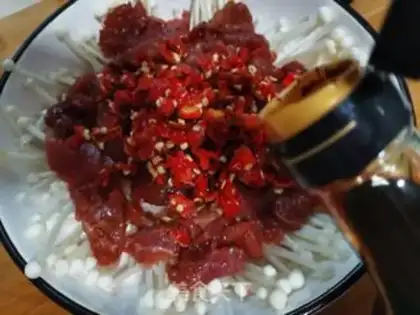 Make Golden fungus steam beef step 5